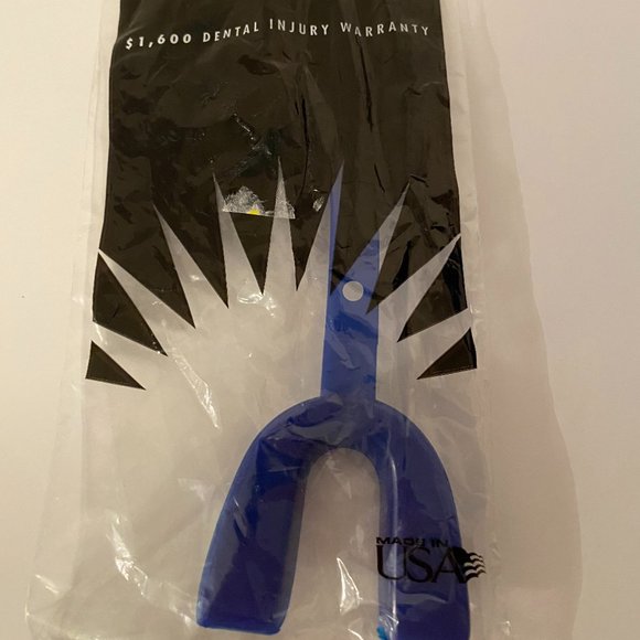 (10 ) Wilson Single Density Mouthguard Adult Blue MG WTFMG1050 - Picture 3 of 4